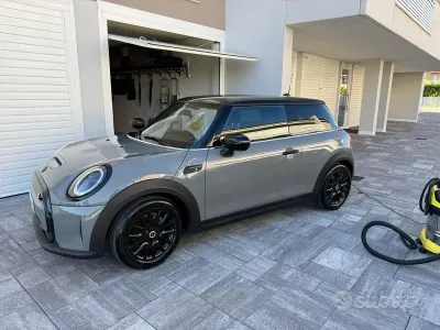 Usata Mini Cooper S 75 kW (102 CV) 2021 Grigio Utilitaria