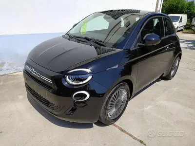 Nuova Fiat 500 2026 Nero Berlina