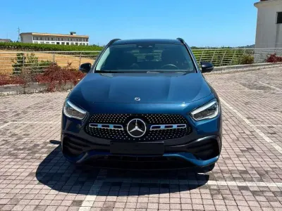 Usata Mercedes GLA200 Premium 163 CV (119 kW) 2022 Bluazzurro SUV