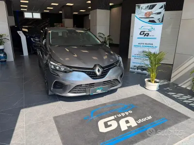 Usata Renault Clio V Business 66 CV (48 kW) 2022 Grigio Berlina
