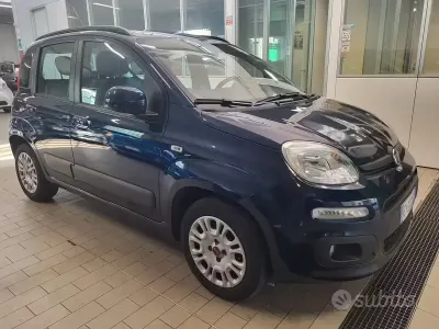 Usata Fiat Panda Lounge 69 CV (50 kW) 2015 Blu Utilitaria