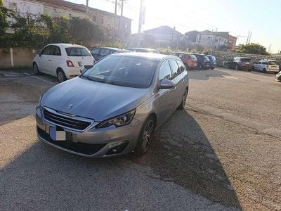 Gebraucht Peugeot 308 Allure 131 PS (96 kW) 2015 Grau Kombi