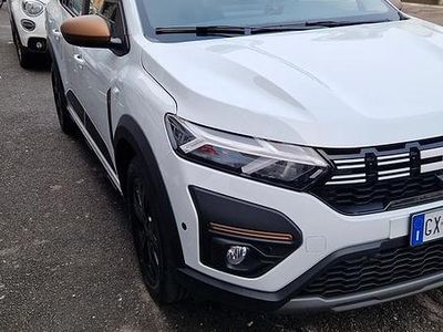 Usata Dacia Jogger Extreme 101 CV (74 kW) 2025 Bianco Monovolume