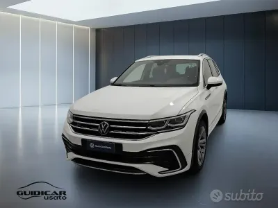Usata VW Tiguan R-line 150 CV (110 kW) 2023 Bianco SUV