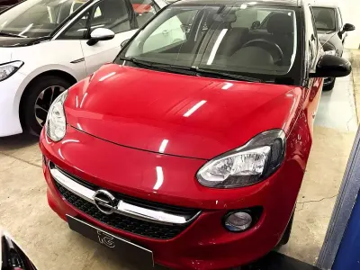 Usata Opel Adam Rocks 69 CV (50 kW) 2018 Rosso Utilitaria