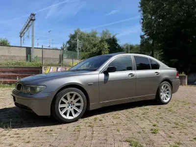 Usata BMW 745 Comfort Edition 333 CV (244 kW) 2002 Argento Berlina