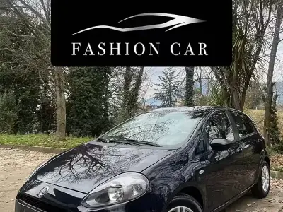 Begagnad Fiat Punto 85 HK (62 kW) 2014 Blå Halvkombi