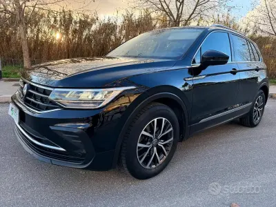 Usata VW Tiguan 131 CV (96 kW) 2023 Nero SUV