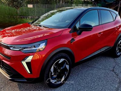 Nuova Renault Captur Techno 114 CV (83 kW) 2026 Red passio tetto nero SUV