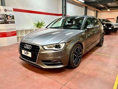 Usata Audi A3 Young 105 CV (77 kW) 2014 Grigio Berlina