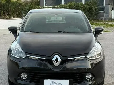 Usata Renault Clio IV Dynamique 75 CV (55 kW) 2012 Nero Berlina