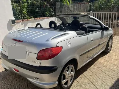 Usata Peugeot 206 CC 109 CV (80 kW) 2003 Grigio Cabrio