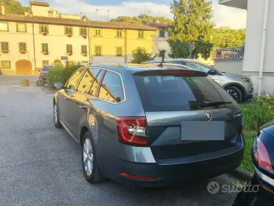 Usata Skoda Octavia G-TEC Executive 110 CV (80 kW) 2017 Grigio Station wagon