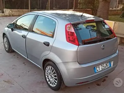 Usata Fiat Punto 65 CV (47 kW) 2005 Grigio Utilitaria