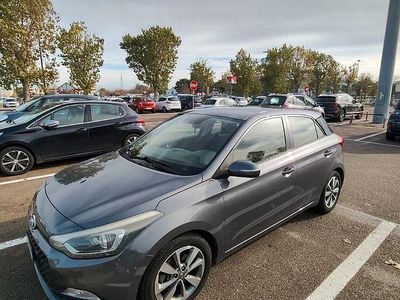 Usata Hyundai i20 Comfort 75 CV (55 kW) 2015 Grigio Berlina