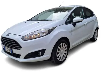 Usata Ford Fiesta 80 CV (58 kW) 2014 Bianco Utilitaria