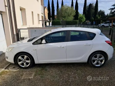 Occasion Opel Astra 95 ch (69 kW) 2010 Blanc Berline
