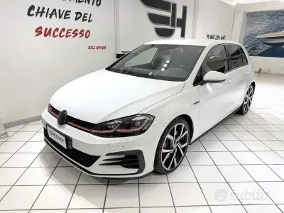 Używany VW Golf VII GTI 245 KM (180 kW) 2019 Biały Sedan/Limuzyna
