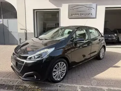Usata Peugeot 208 Allure 75 CV (55 kW) 2018 Nero Utilitaria