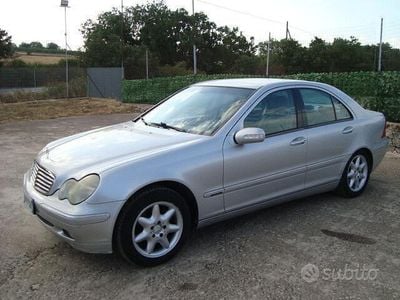 Usata Mercedes C200 Elegance 163 CV (119 kW) 2001 Grigio Berlina