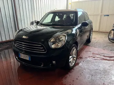 Usata Mini Cooper D Countryman Business 111 CV (81 kW) 2015 Verde SUV