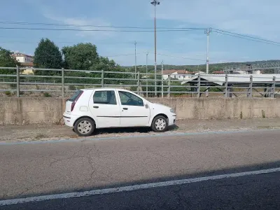 Usata Fiat Punto Dynamic 80 CV (58 kW) 2006 Bianco Utilitaria