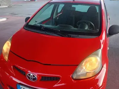 Usata Toyota Aygo Edition 68 CV (50 kW) 2010 Rosso Utilitaria