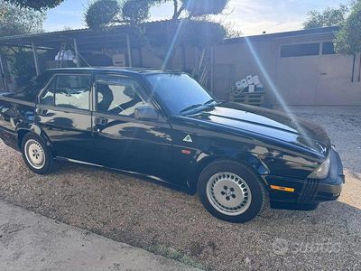 Käytetty Alfa Romeo 75 155 HP (114 kW) 1989 Musta Sedan