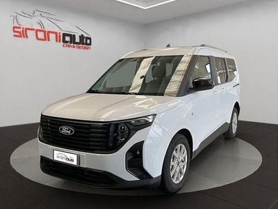 Usata Ford Tourneo Courier Titanium 124 CV (91 kW) 2025 Bianco Monovolume