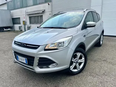Usata Ford Kuga 120 CV (88 kW) 2016 Grigio SUV