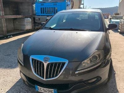 Usata Lancia Delta 120 CV (88 kW) 2010 Grigio Utilitaria