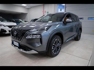 Usata Nissan X-Trail Tekna 213 CV (156 kW) 2024 Grigio chiaro SUV