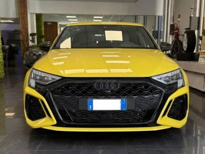 Usata Audi RS3 Ambiente 400 CV (294 kW) 2025 Giallo pitone Berlina