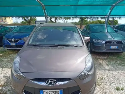 Occasion Hyundai ix20 Style 90 PK (66 kW) 2012 Grijs Hatchback