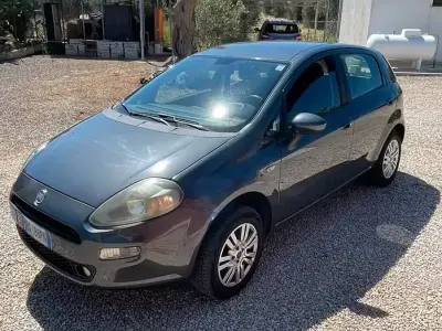 Usata Fiat Punto 69 CV (50 kW) 2013 Grigio Utilitaria