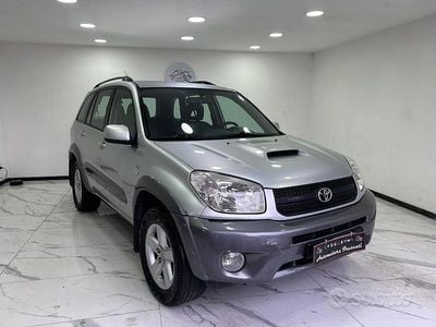 Usata Toyota RAV4 136 CV (100 kW) 2006 Grigio SUV