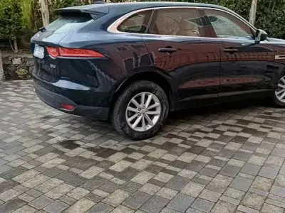Usata Jaguar F-Pace Prestige 180 CV (132 kW) 2017 Blu SUV
