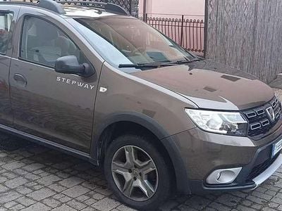 Usata Dacia Sandero Stepway 90 CV (66 kW) 2019 Marrone Berlina