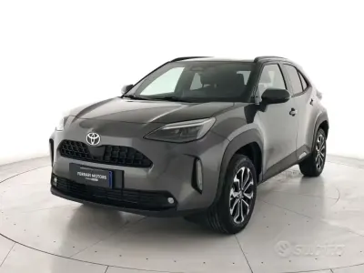 Nuova Toyota Yaris Cross Trend 92 CV (67 kW) 2026 Grigio met SUV