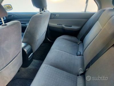 Usata Mitsubishi Lancer 113 CV (83 kW) 2003 Grigio Berlina