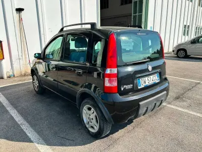 Usata Fiat Panda Climbing 60 CV (44 kW) 2009 Nero Utilitaria