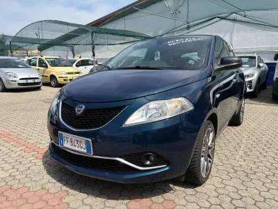 Usata Lancia Ypsilon S 95 CV (69 kW) 2016 Blu/azzurro Utilitaria