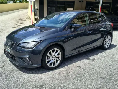Usata Seat Ibiza FR 95 CV (69 kW) 2024 Grigio scuro metallizzato Utilitaria