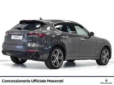 Usata Maserati Levante 250 CV (183 kW) 2021 Grigio SUV