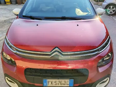 Usata Citroën C3 Shine 102 CV (75 kW) 2019 Rosso Utilitaria