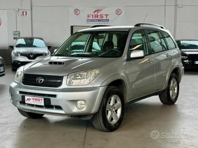 Usata Toyota RAV4 Sol 116 CV (85 kW) 2004 Grigio SUV