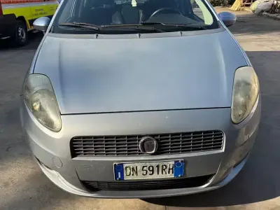 Usata Fiat Grande Punto Dynamic 65 CV (47 kW) 2008 Grigio Utilitaria