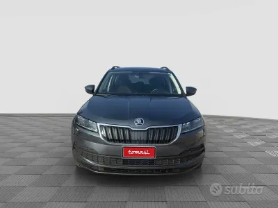 Käytetty Skoda Karoq Ambition 116 HP (85 kW) 2021 Harmaa Katumaasturi