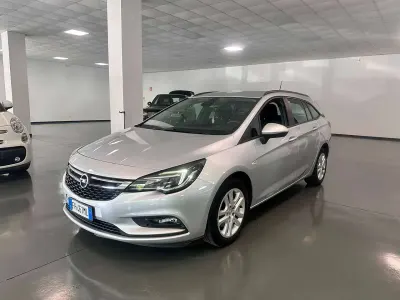 Usata Opel Astra Innovation 136 CV (100 kW) 2017 Argento Station wagon
