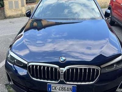 Usata BMW 520 Luxury Line 190 CV (139 kW) 2022 Blu/azzurro Berlina